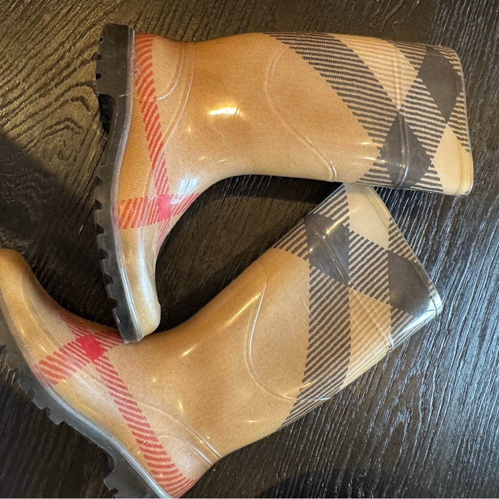 Burberry Tan and Black Winter Rain Boots